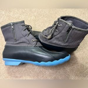 Sperry womens 8.5 waterproof boots